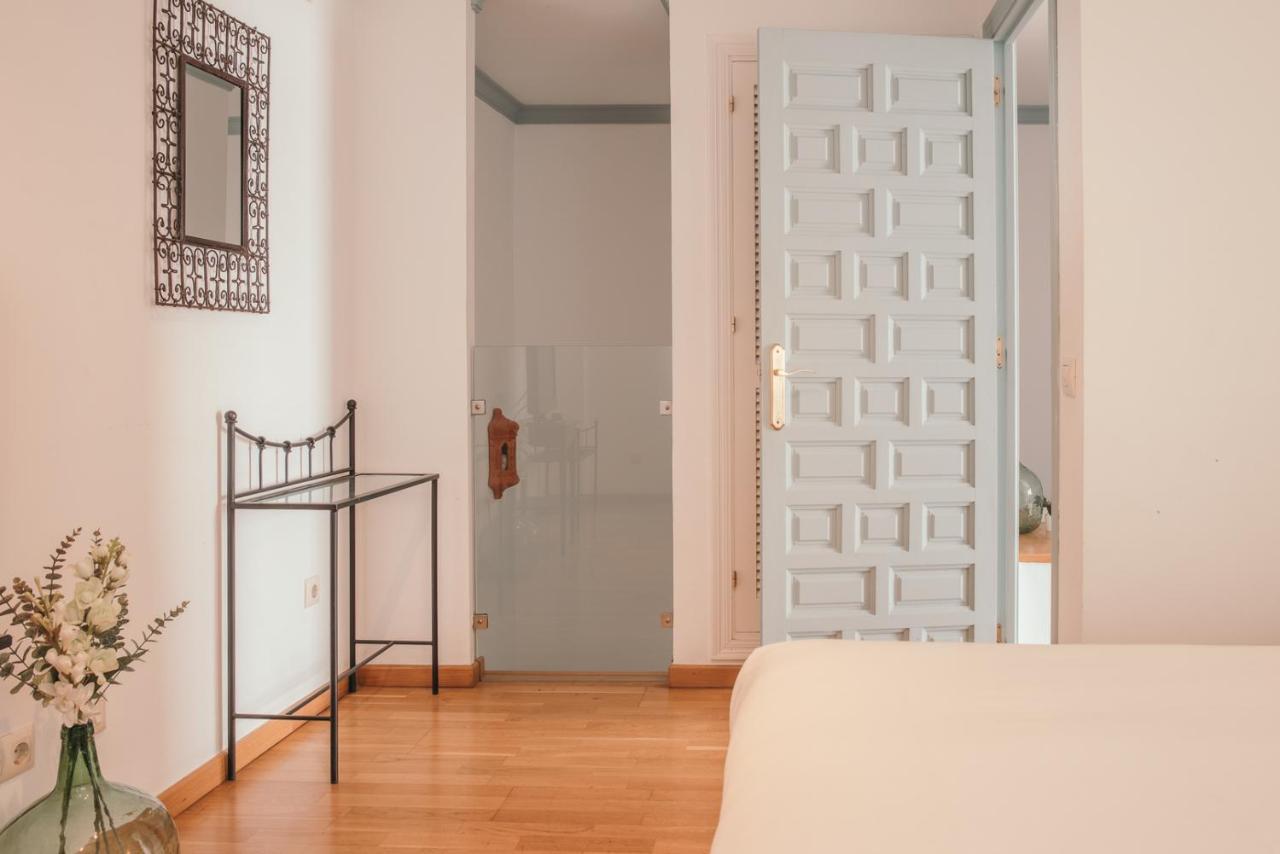 Apartamentos Boutique Vida Seville Exterior photo